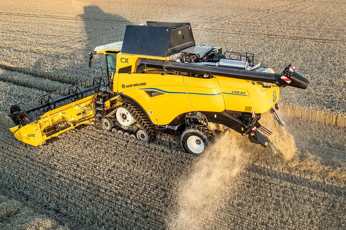 New Holland Upgrades CX7 and CX8 Combines with New CX PLMi Series
