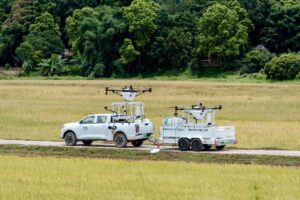 Combina el drone X150 con una estación base para funciones automatizadas y un sistema inteligente de mezcla de productos. De esa manerra, se automatizan todas las tareas reduciendo al mínimo la intervención humana.