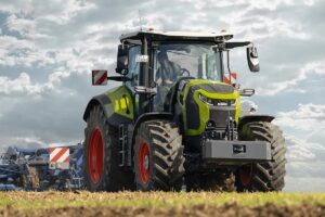 La gama incluye tres modelos, de 240 a 290 HP de potencia nominal. Incorpora una transmisión CVT y el sistema Dynamic Power para gestionar automáticamente la potencia.