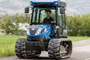 El tractor que reemplaza los neumáticos por orugas para maximizar la tracción, reducir la compactación del suelo y trabajar con eficiencia en las condiciones más exigentes