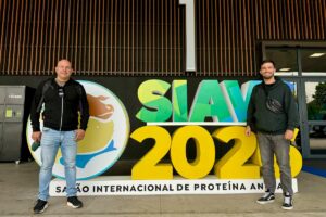 Dos ingenieros de la empresa viajaron a San Pablo para conocer las últimas novedades y tendencias de las industrias avícola y porcina.