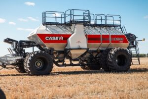 Bourgault produrrà macchine per la semina commercializzate con i marchi Case IH e New Holland in Nord America, Australia e altri mercati internazionali. I primi modelli saranno ordinabili da febbraio 2027.