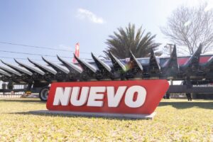 Unifica componentes con la línea MDD e incorpora mejoras sobre la transmisión y el sinfín. Y suma configuraciones de 16 surcos a 420 mm, 24 a 525 mm y 16 a 700 mm.