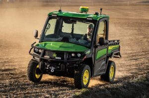 La alianza combinará la capacidad industrial de John Deere con la experiencia de Yamaha en propulsión y diseño de vehículos. El acuerdo llega después de que la compañía japonesa anunciara cambios en su estrategia de fabricación de Side-by-Side.